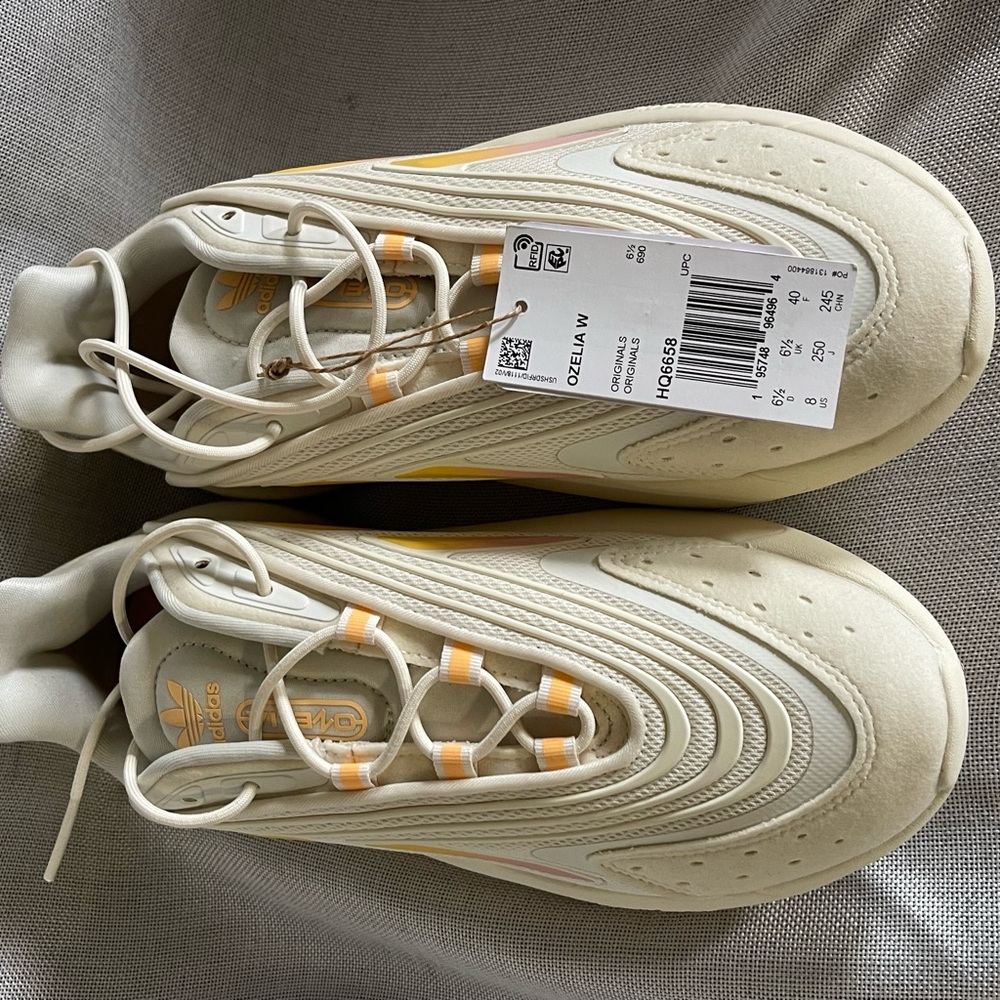 adidas Originals Women's Ozelia Sneaker 8 US